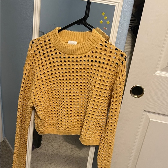 H&M Women's Mustard Open-Knit Crew Sweater cropped - Picture 4 of 7